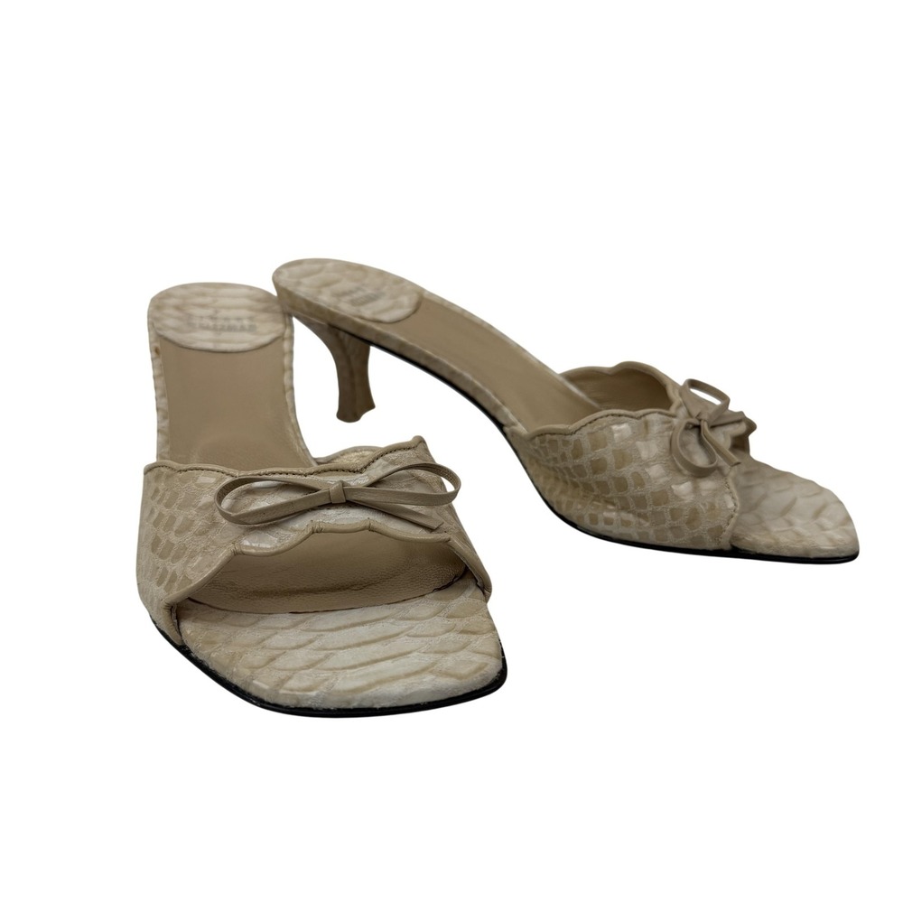 Stuart Weitzman‎ Shoes Womens Size 6M Beige Mules Kitten Heel Bow Snake FLAW